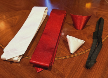 Hopping Tie by Leon King